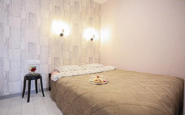 Квартиры у Петровны на улице Июльских Дней 1к1