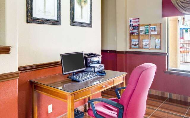 Econo Lodge Inn & Suites Eagle Pass