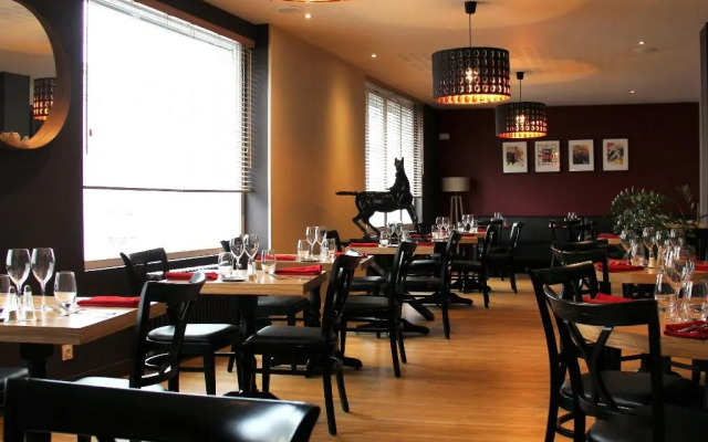 Logis Hotel Le Cheval Noir