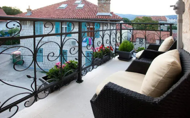 Fabio Residence