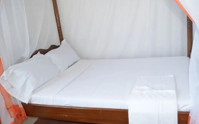 Whitesun Safari Hotel