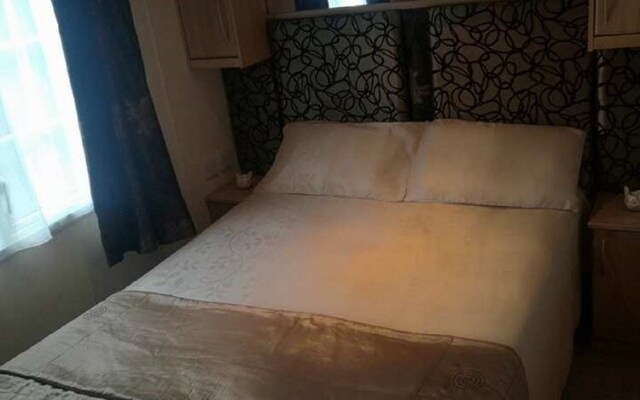 Sheraton On The Lake in Coghurst Holiday Park