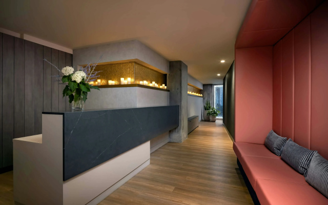 Humaniti Hotel Montreal, Autograph Collection
