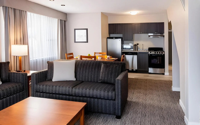 Whistler Village Inn And Suites