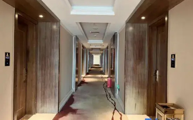 Yingjiang Triumph Hotel