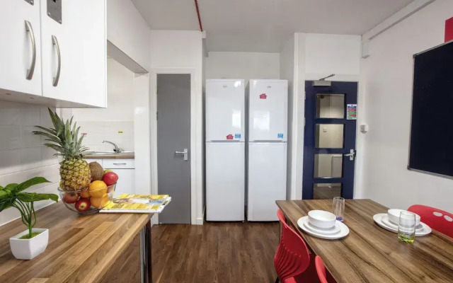 Belmont Apartments and Rooms