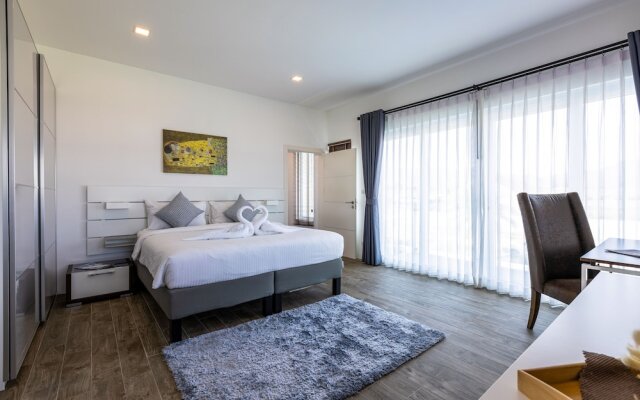 Modern 3 bedroom Pool Villa PG19