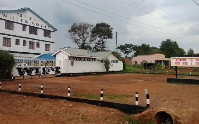 Siaya White Hotel