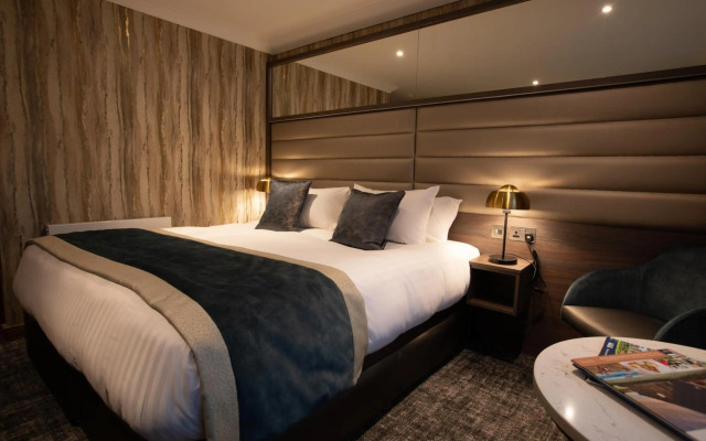 Carlton Hotel
