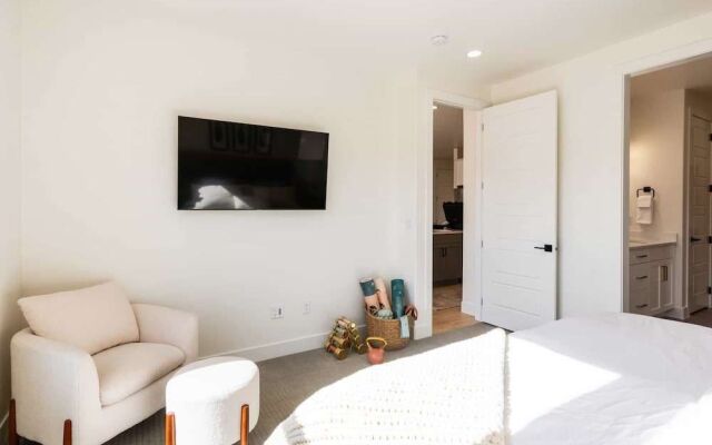 Palms Away By Redawning