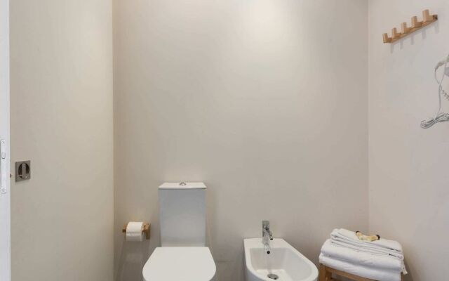 Oporto City Flats - Ayres Gouvea House