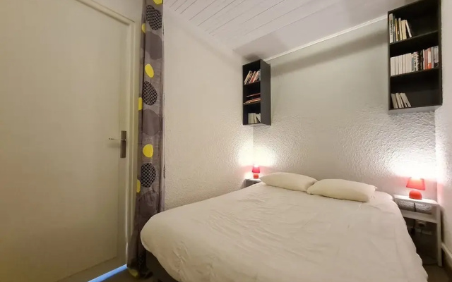 Bright Third-floor Apartment