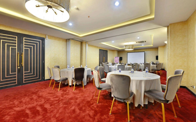 Amaroossa Cosmo Jakarta