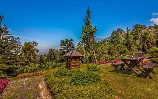 Puncak Pass Resort