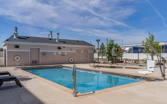 Comfort Inn & Suites