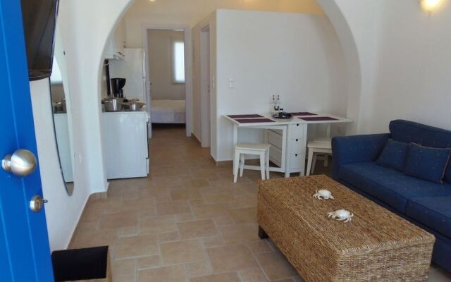 Heliotropio Studios & Apartments