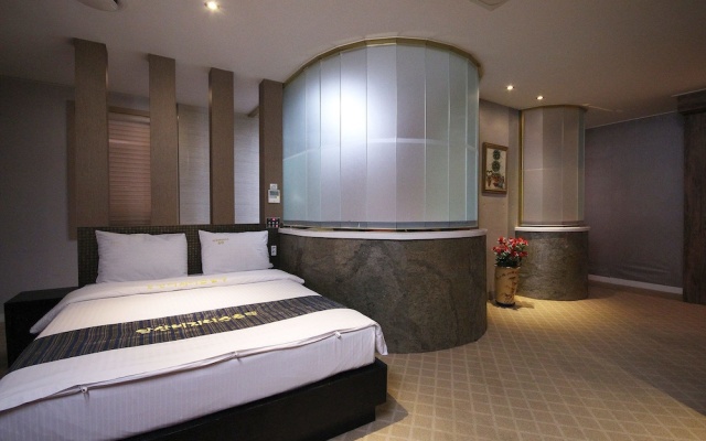 Goodstay Apsan Business Hotel