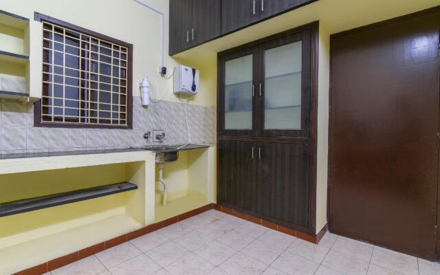 OYO Home 78339 Comfortable Studio Near Rock Beach