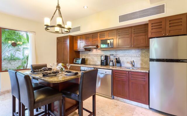 Maya Villa Condo Hotel & Beach Club