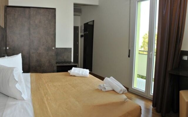 Hotel Sabrina Village