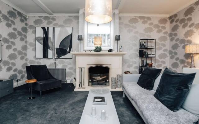 Wisteria House - Sleeps 11