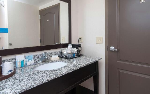 Hampton Inn & Suites Seneca-Clemson Area