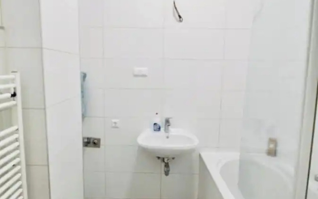 Cozy 3BR Apartment  Near Augarten Park