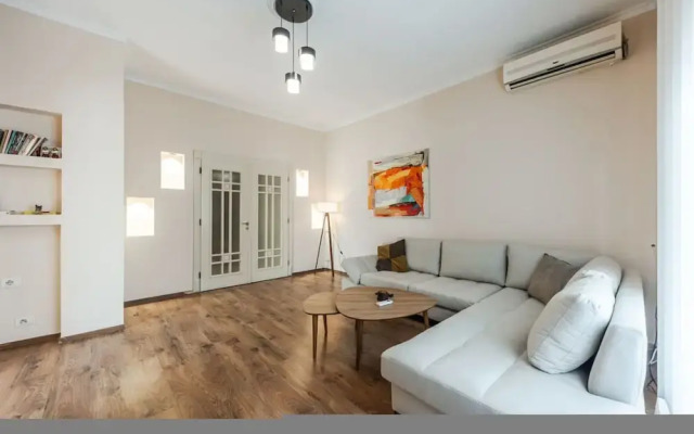 The Old-clock Apartment