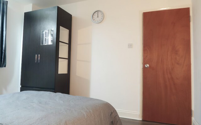 Bazely Street - Deluxe Double Room