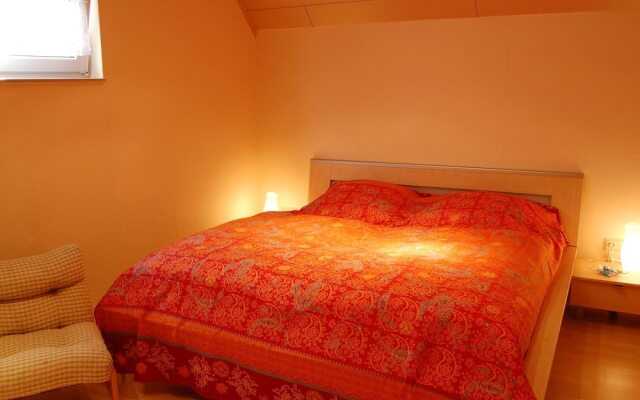 Cozy Apartment in Niederehe Eifel near Forest