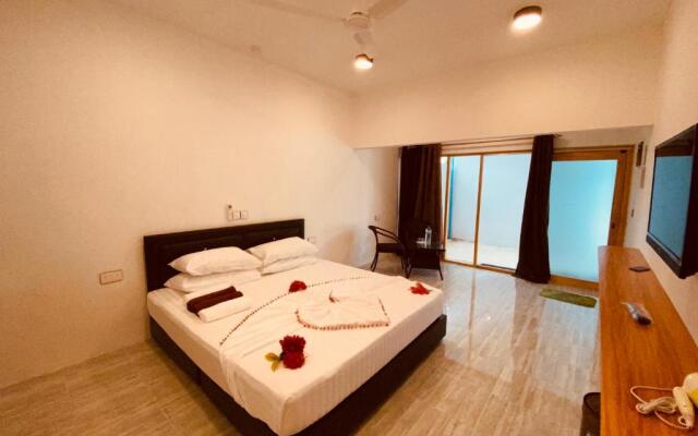 Thoddoo White Sand Inn