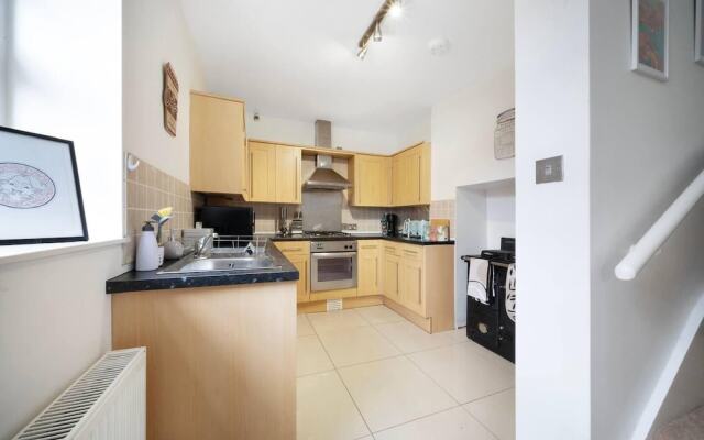 Lovely Little House, Free Parking, Smart tv, Wifi