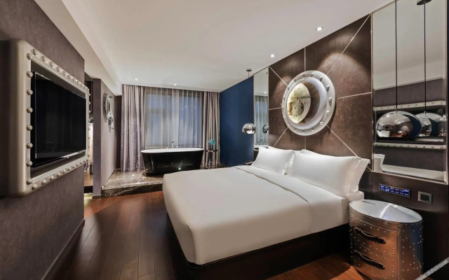 Orange Hotel  (Shanghai Hongqiao Railway Station Store)