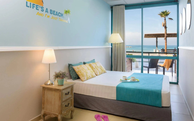 Beachfront Hostel
