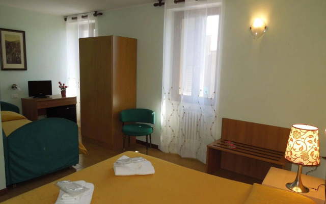 Bike Hotel Touring Gardone Riviera & Wellness