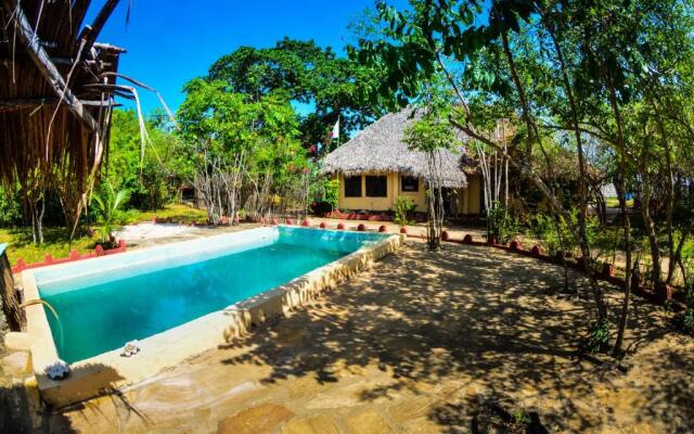 Gecko Nature Lodge & Swahili Divers