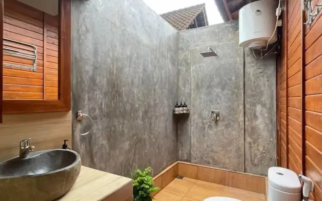 Ngesil Private Joglo and Pool