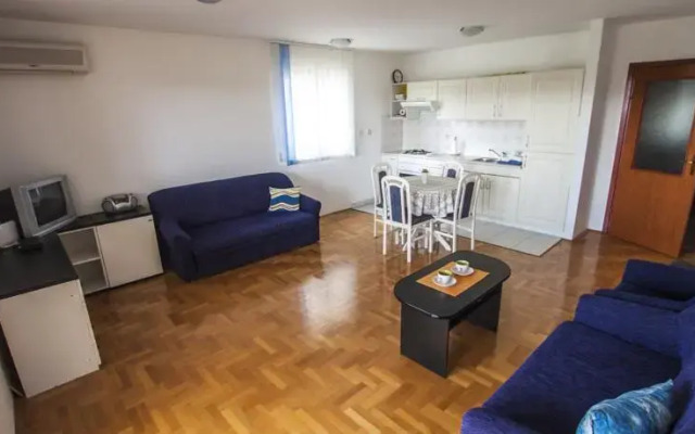 Apartment Mornar