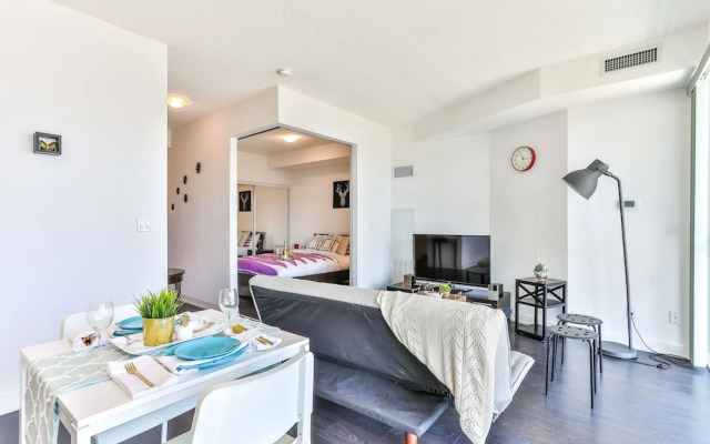 Stunning Harbourfront Condo