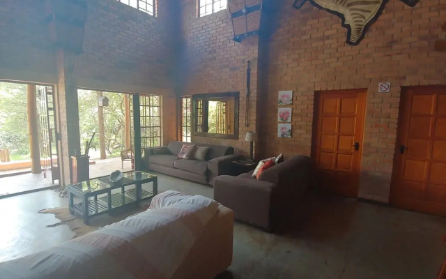 Bush and Gables Lodge