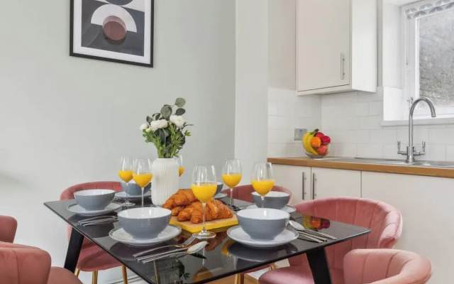 Westminster Charm - 2BR with Style