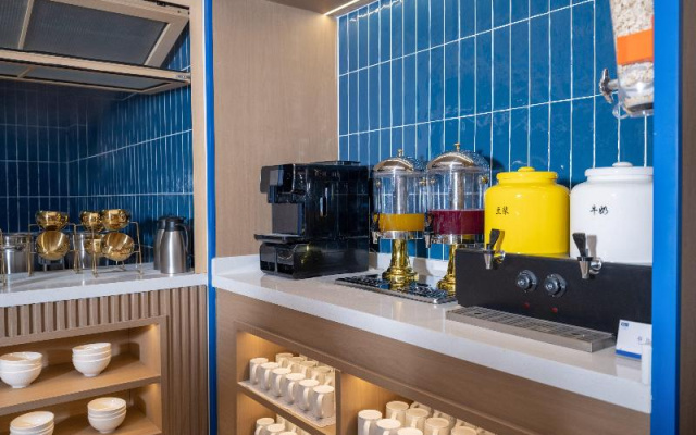 Holiday Inn Express Luoyang Nanchang Road by IHG