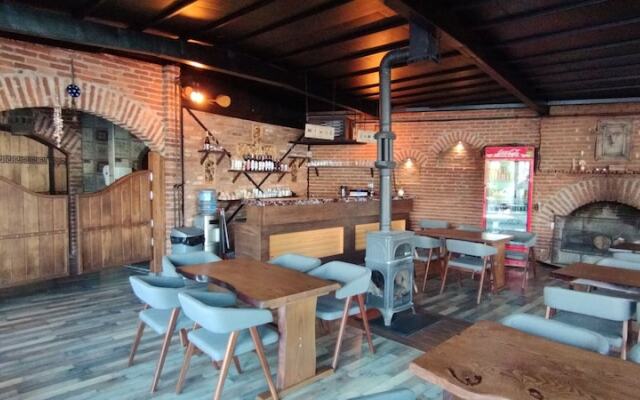 Ceneviz Suit Hotel