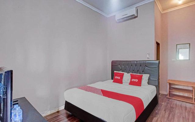 Hotel O Enggal Near Gor Saburai Formerly Hotel Pelangi – Guest Rooms – Bandar Lampung