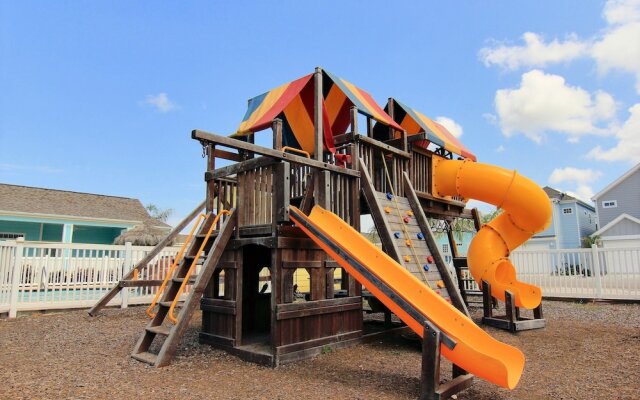 7th Sunrise 3 Bedroom Condo by RedAwning