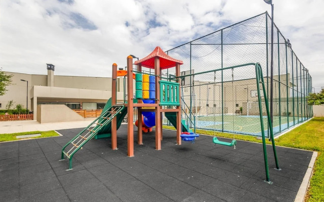 Modern apt With Pool Near the Beach Avr0203