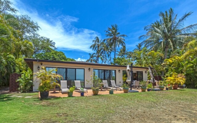 K B M Resorts- Hale-1470 Presidential 3bd, 3ba Beach-front Estate, A/c, Private Yard!