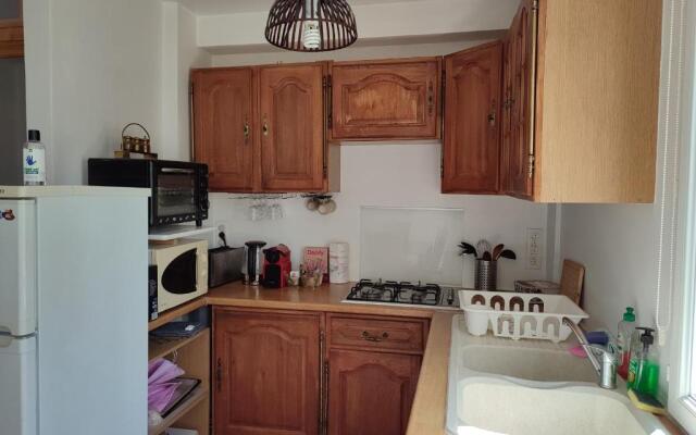 Logement calme et ensoleillé dans maison de ville