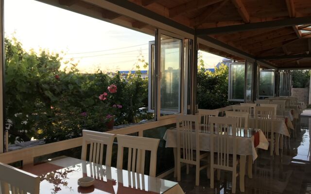 Aleksander Apartments