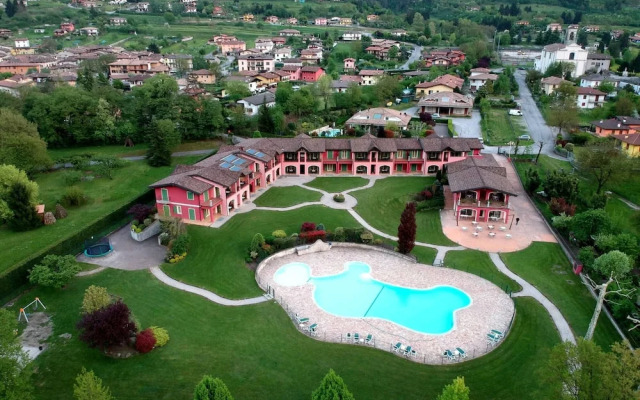 Luxurious Apartment in Idro With Swimming Pool